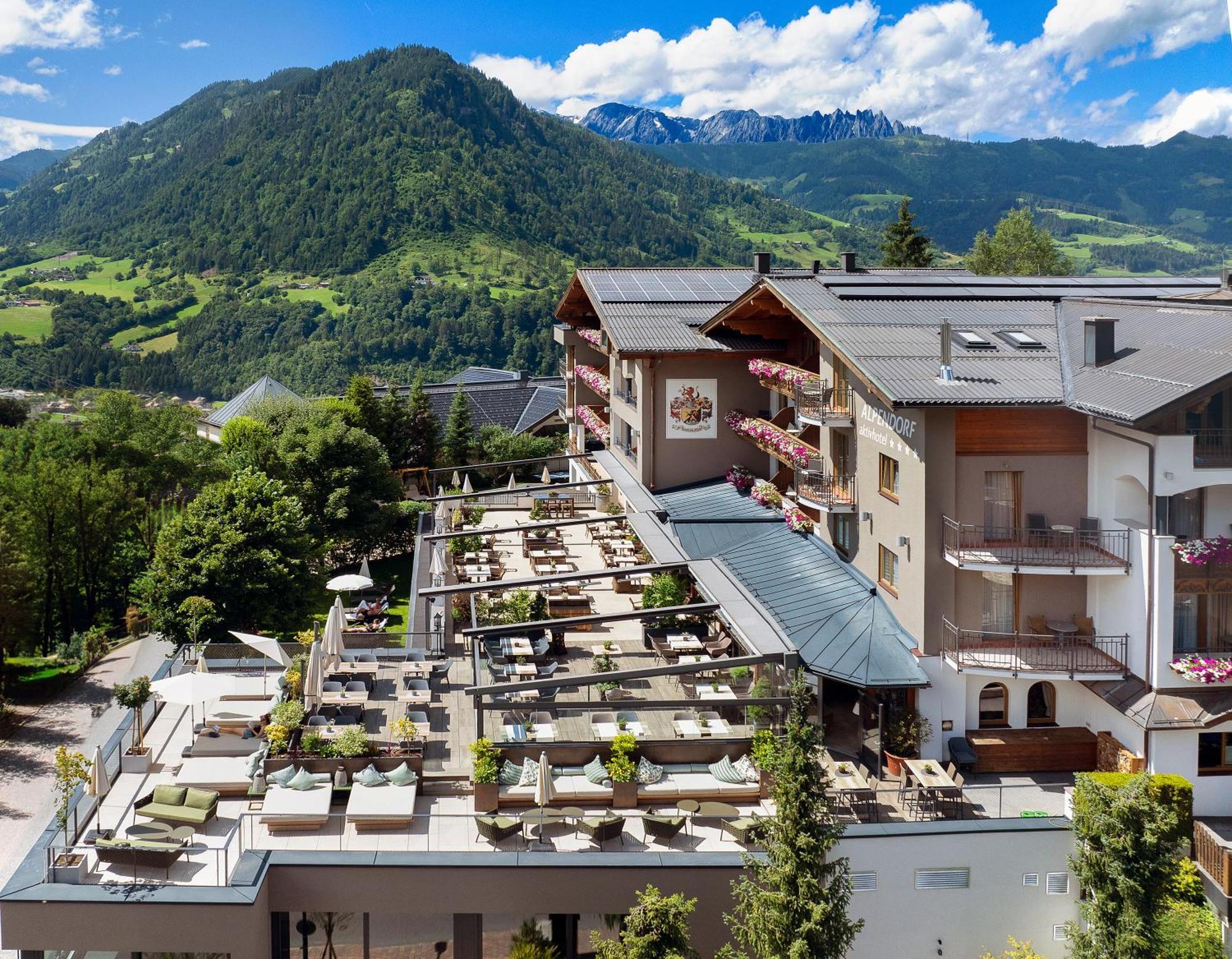 Aktivhotel Alpendorf Sankt Johann im Pongau Exterior foto